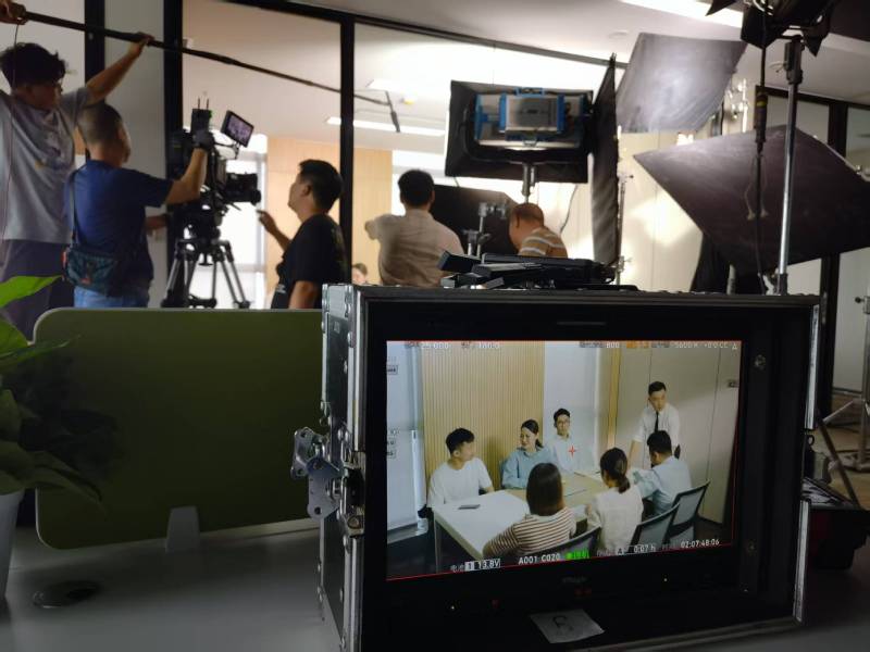 漳平市TVC拍摄公司：科技产品视觉化大师，诠释未来感与功能美学
